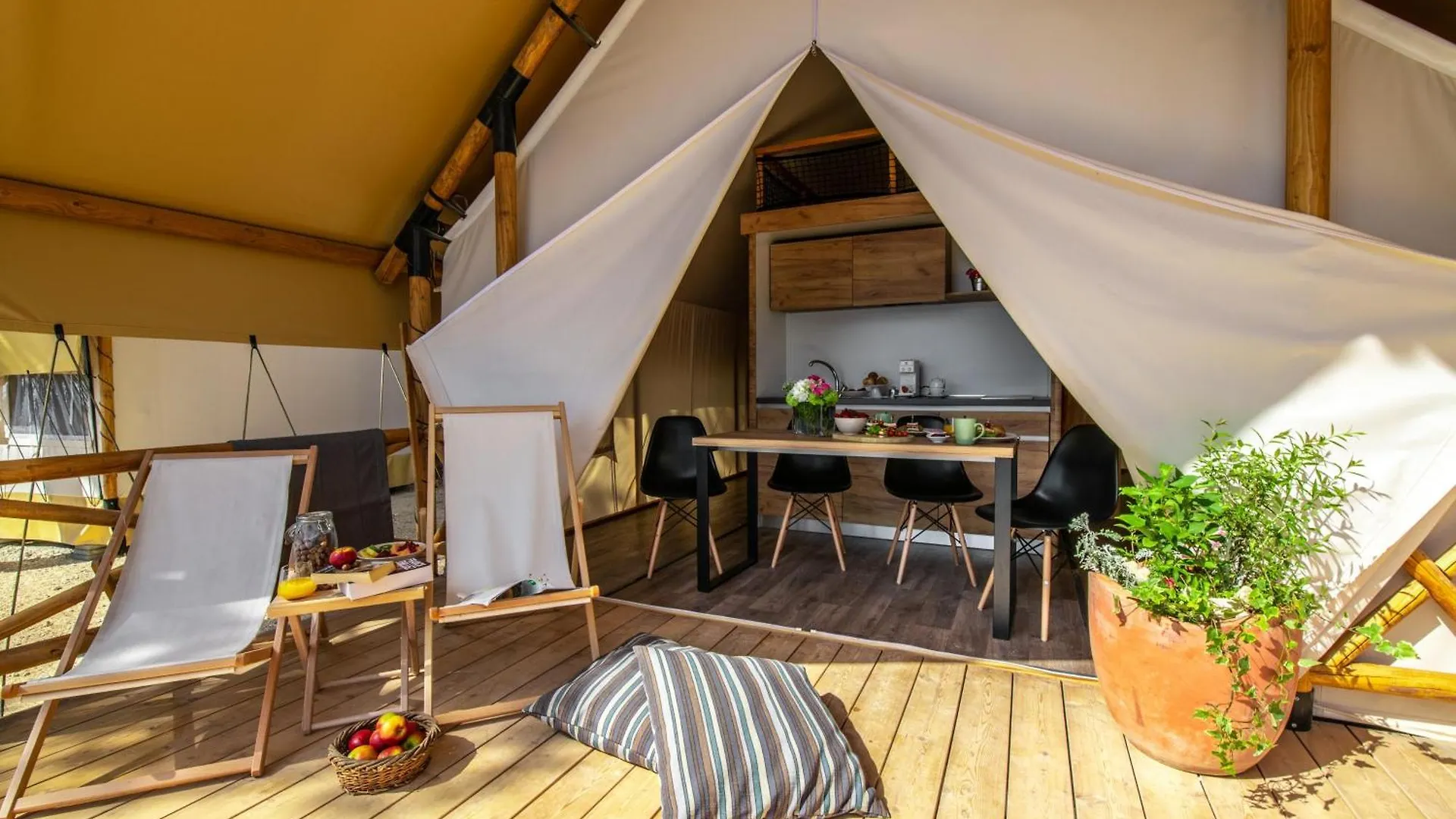 Arena One 99 Glamping Hotel Pomer Feriepark