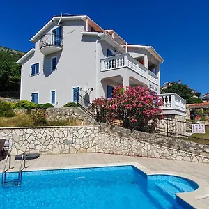 Iva Apartament
