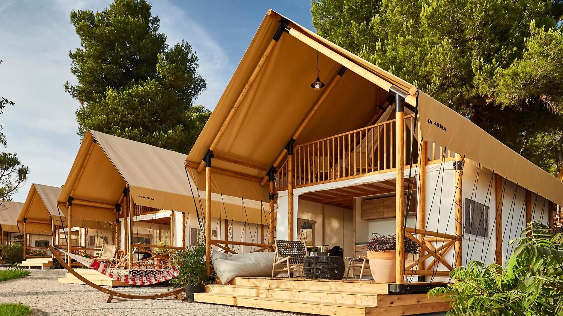 Arena One 99 Glamping Hotel Pomer